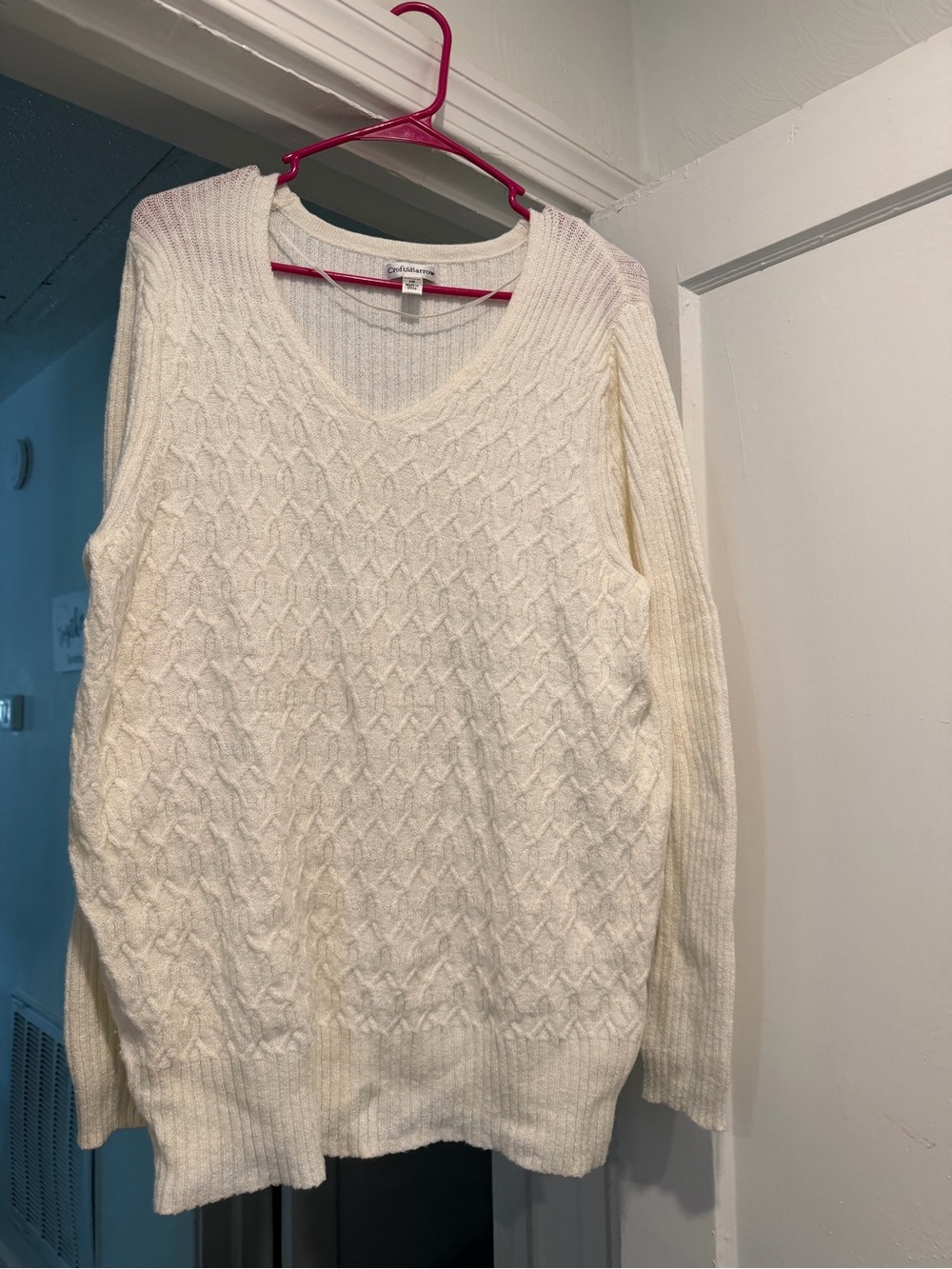 Croft and Borrow Cable-Knit V-Neck Sweater - Cream